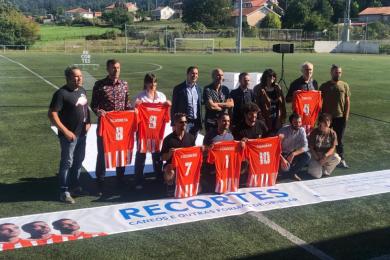 O Centro Dramático Galego e Ainé Producións unen teatro e xornalismo para afondar na cara oculta do fútbol na obra 'Recortes, caneos e outras formas de driblar'