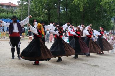 O ciclo da Xunta 'Danza 3' intensifícase en agosto con sete actuacións de Cantigas e Agarimos, O Fiadeiro e Xacarandaina