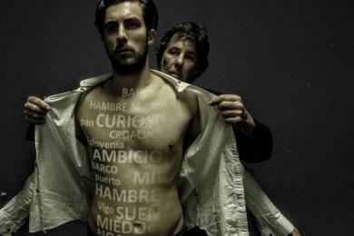 A coprodución de Limiar Teatro co CDG 'Se fosen turistas, levarían gafas de sol' estréase en Montevideo