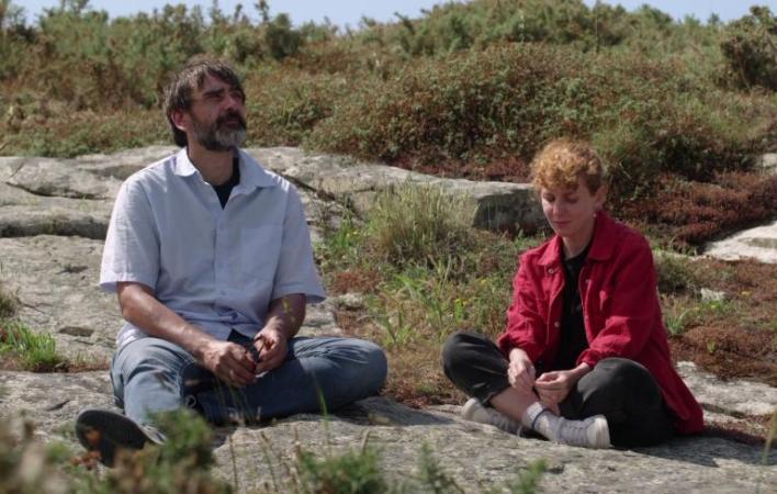 Alicia fai cousas+ Din que non falan+ Por la pista vacía