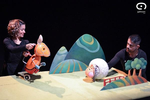 Rosalía, a pulga que escribía