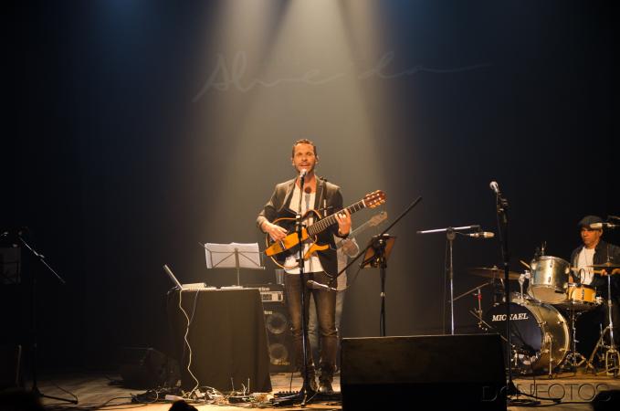 Nas tres línguas do camiño