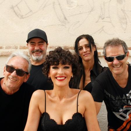 A banda de Sabina Benditos Malditos recala en Galicia con tres concertos ao abeiro do Xacobeo 21-22