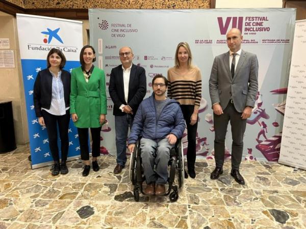 Fernández-Tapias salienta a iniciativa social do festival de cine inclusivo de Vigo, que lle rende homenaxe póstumo ao director Roberto Pérez Toledo