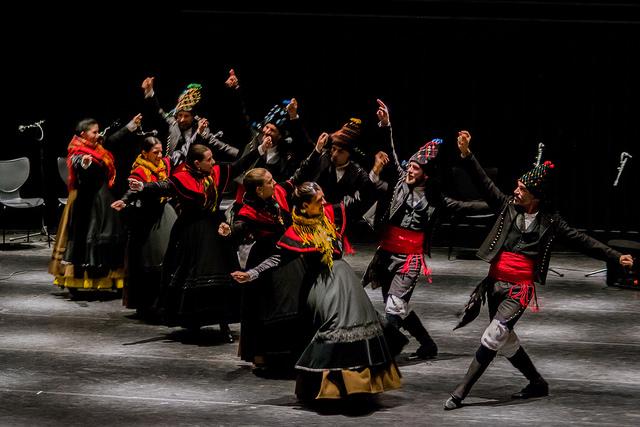 Arranca este domingo a nova edición de Danza 3 coa actuación de Cantigas e Agarimos en Vedra