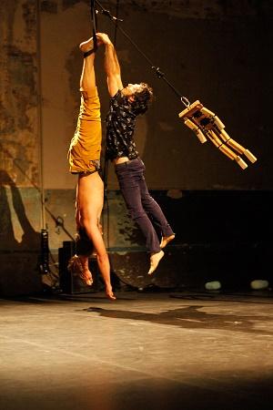 O Salón Teatro de Santiago acolle tres espectáculos de novo circo no marco do encontro 'D10!'
