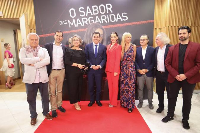 Román Rodríguez asiste á preestrea da serie 'O sabor das margaridas'