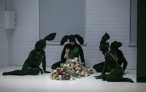 A produción do Centro Dramático Galego 'Ás oito da tarde, cando morren as nais' viaxa esta semana a Portugal