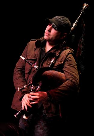 O CDG celebra o centenario do Salón Teatro de Santiago con oito concertos nos 'Mércores de varanda'  