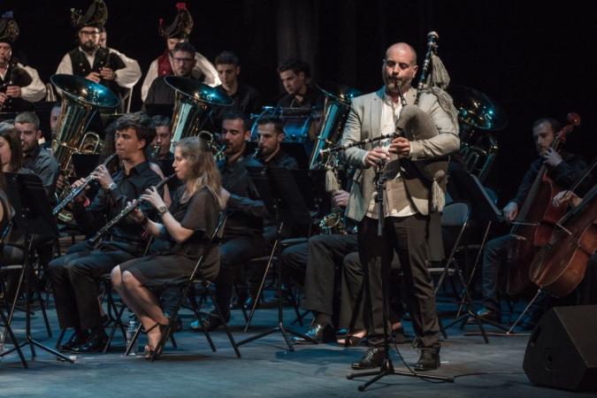 A música galega segue a soar na 49ª edición do Festival de Lorient da man de Milladoiro, Ariel Ninas e do Fondo da Barra