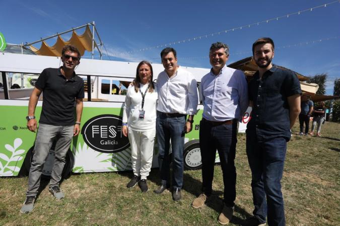 Román Rodríguez visita o oitavo Festival de la Luz en Boimorto como integrante da marca da Xunta FEST Galicia
