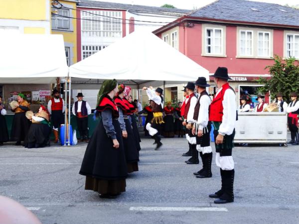 O ciclo Danza 3 inicia mañá con Cantigas e Agarimos en Noia unha viaxe que levará o baile e a música tradicionais a 12 concellos 