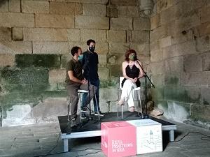 O Centro Dramático Galego e AveLina Pérez estrean o espectáculo 'ECO', inspirado nas mensaxes que deixaron os presos da Guerra Civil no Mosteiro de Oia