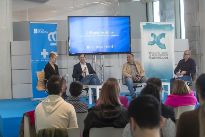 A Xunta e a Asociación Galega de Profesionais da Xestión Cultural reúnen máis de 60 axentes do sector na xornada 'Diálogos de danza' 