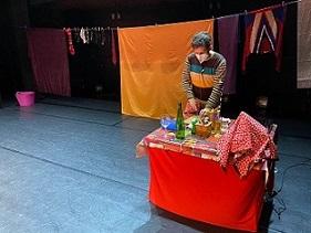 O Salón Teatro acolle unha mostra das propostas artísticas participantes no programa 'Residencias cruzadas'