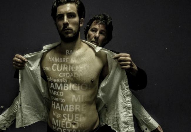 A coprodución de Limiar Teatro co CDG 'Se fosen turistas, levarían gafas de sol' estréase en Montevideo