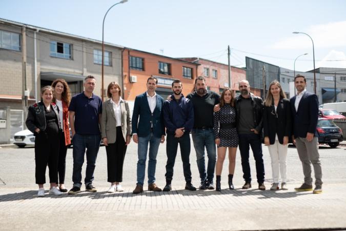 O director de Industrias Culturais da Xunta visita o equipo da serie 'Hasta el cielo' na súa rodaxe na Coruña